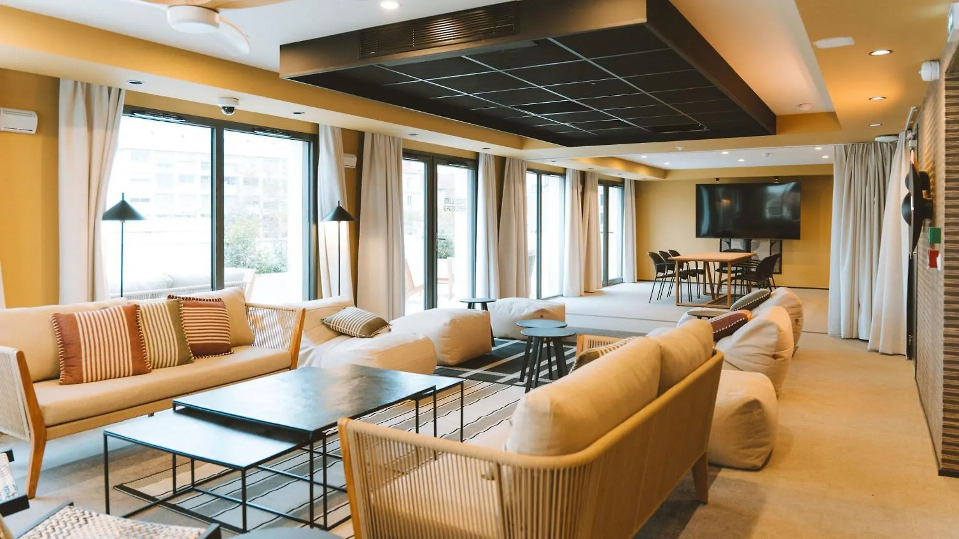 Hotel Bikube Lione 4*,