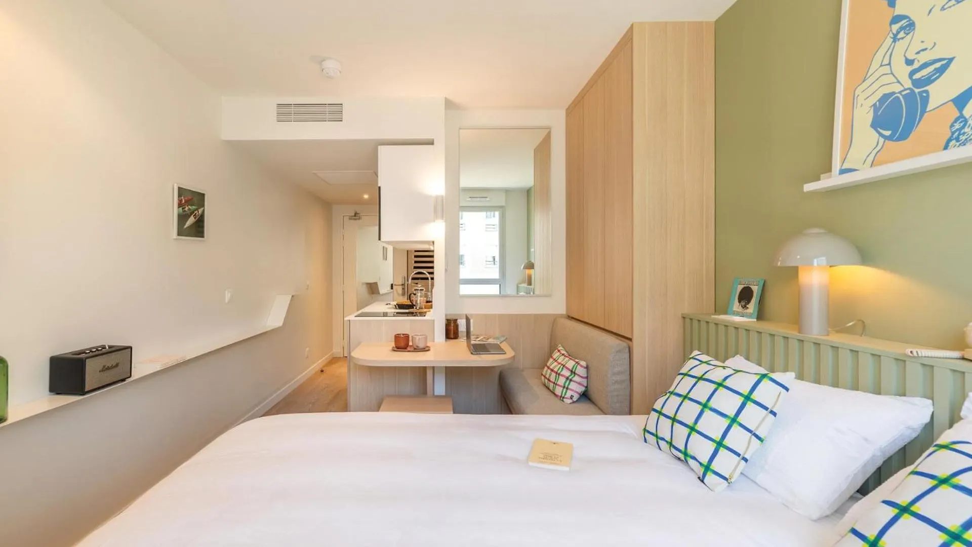 Hotel Bikube Lyon 4*,